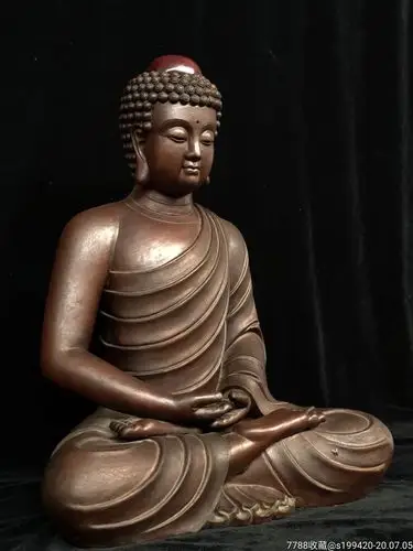 开脸端庄慈祥佛法庄严,纯手工雕塑,品相完好成色见图,待结缘.