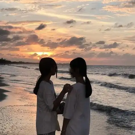 闺蜜头像:海边日落ins姐妹头像