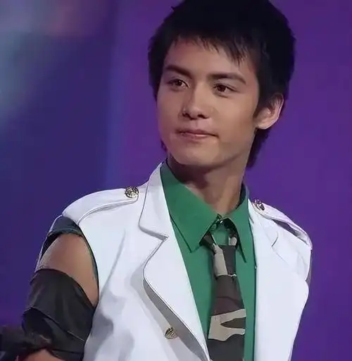 5岁抱母亲尸体睡觉,弟弟被抱走爷爷被气死,马天宇童年有多悲惨