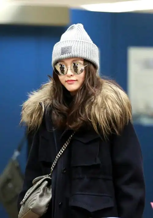 女明星私服娱乐圈中帽子最多的女明星就属她