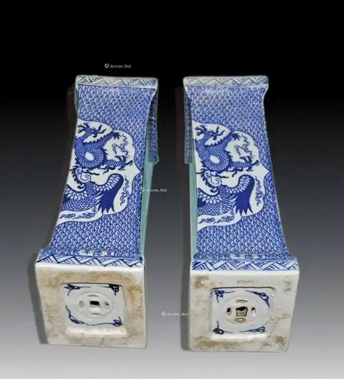青花瓷枕一对