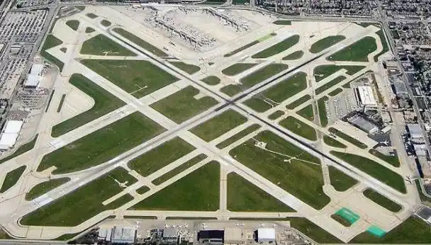 世界上最大的飞机场,占地35公里堪比一个小镇,面积是澳门的23倍_网易