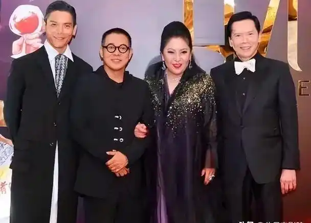 吴镇宇整顿娱乐圈这次轮到最强星二代有人拍马屁他不屑打断