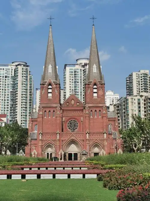 徐家汇教堂广场台风中和台风后