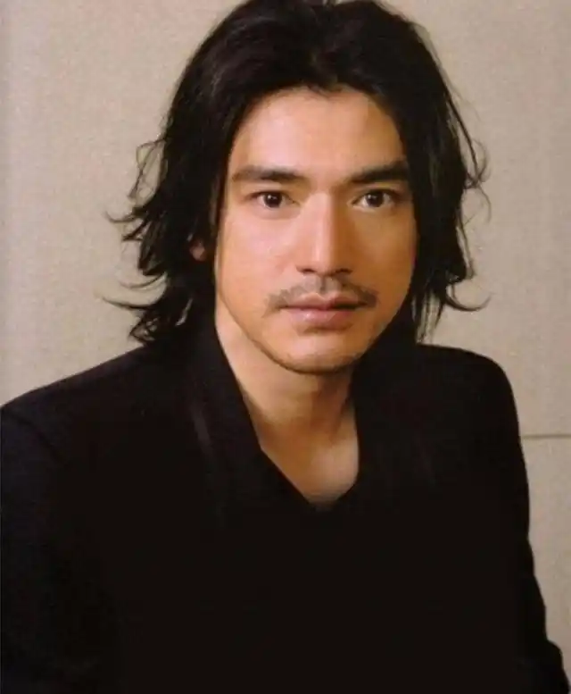 高晓松,短发也不好看的.