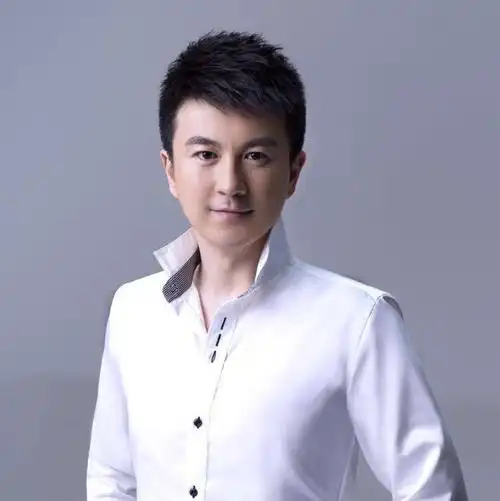 央视"最具综艺细胞"主持人,连续14年获好评,女儿长相却不随爹