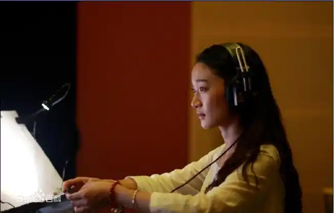 刘露,已更名为刘校妤,女性配音演员,光合积木配音组主要成员之一,现居