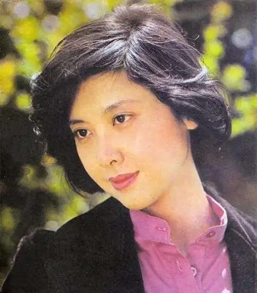 71岁朱琳近照看了她这么多照片你是不是也被她的美貌征服过呢