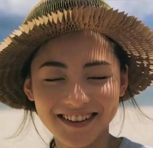 张柏芝佩戴草帽重塑小姐姐19岁的样子草帽究竟有什么魅力