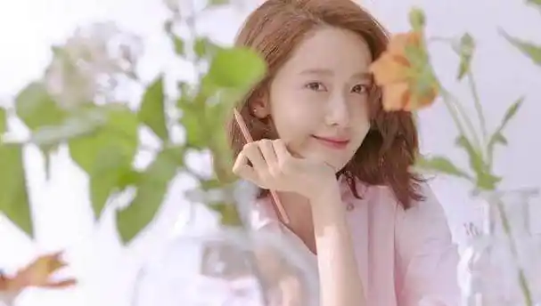 林允儿只是孙骁骁的闺蜜之一,她的铁瓷三人组是江铠同和弦子.