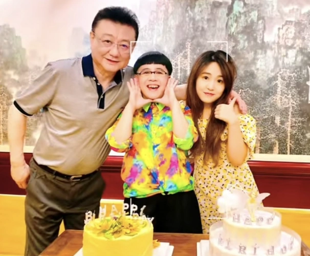 何炅老婆是谁王菁