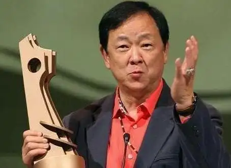 成龙惊险求救记 竹联帮对决"新义安"