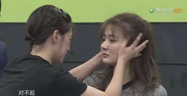 节目现场阚清子徐璐抱头大哭,一个因生离一个因死别