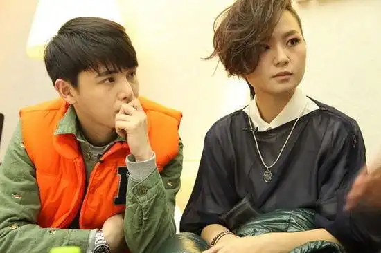 周笔畅录节目收获好人缘 韩磊送神秘大礼