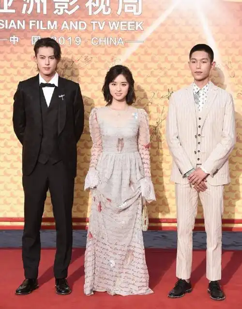 言承旭你清醒一点为什么43岁还在和沈月演这种智障偶像剧