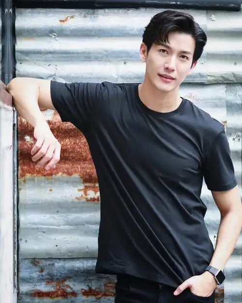 ">普提查·克瑟辛(push),1986年7月3日出生于泰国叻丕府,泰国男演员