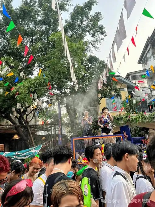 泰国史上最长泼水节这一篇泼水节攻略必须提前看好