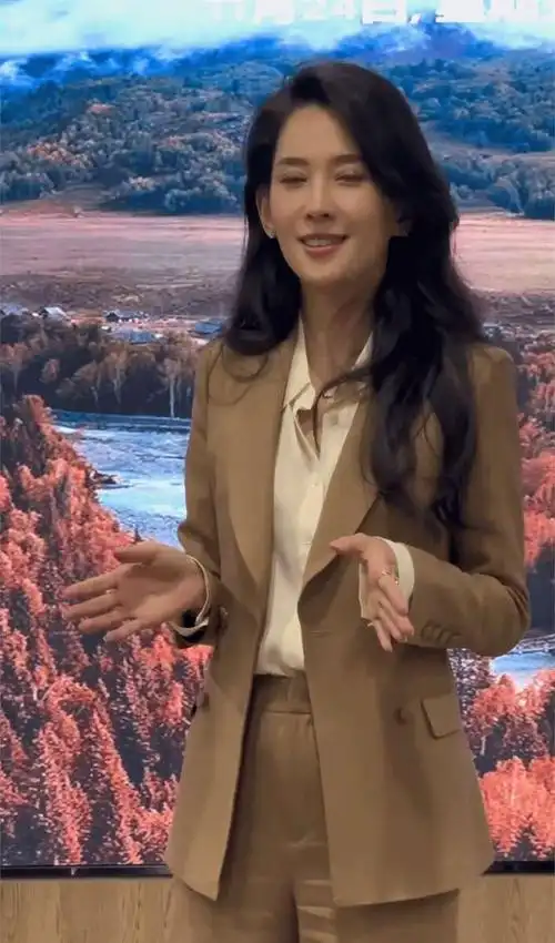 笑懵啦,怼汪峰说他"一毛不拔",网友:先瞧瞧自己呗