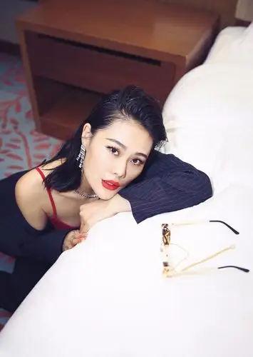 袁娅维的性感也值得慢慢欣赏