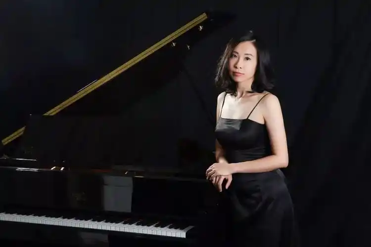 ▍吴静婷 知道静婷的创业故事,就不得不感慨她的勇气和魄力.