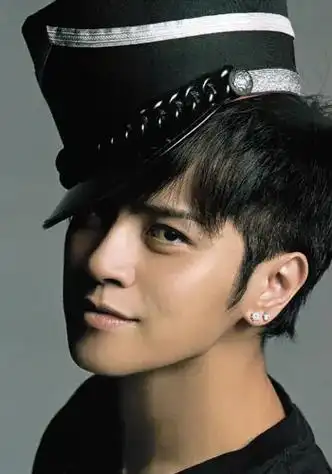 想不到小猪罗志祥是七零后的简直是不老男神人帅歌劲 - 抖音