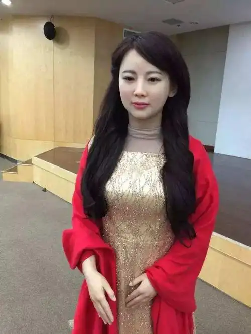国内首个美女机器人问世男人拿她当老婆网友想给老公买一个