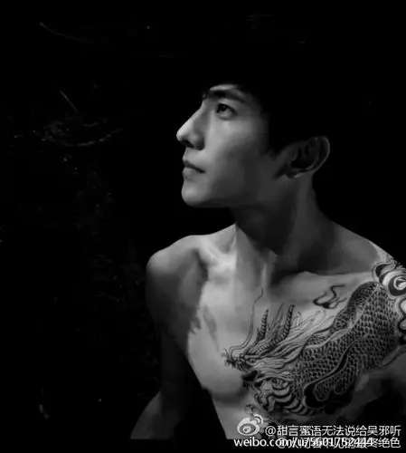 求盗墓笔记小哥的图片或头像和铁三角的电脑壁纸或头像.