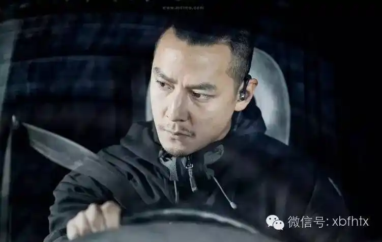 当初拍《窃听风云 》的时候,为了剧情需要,吴彦祖要增重十几公斤,他就