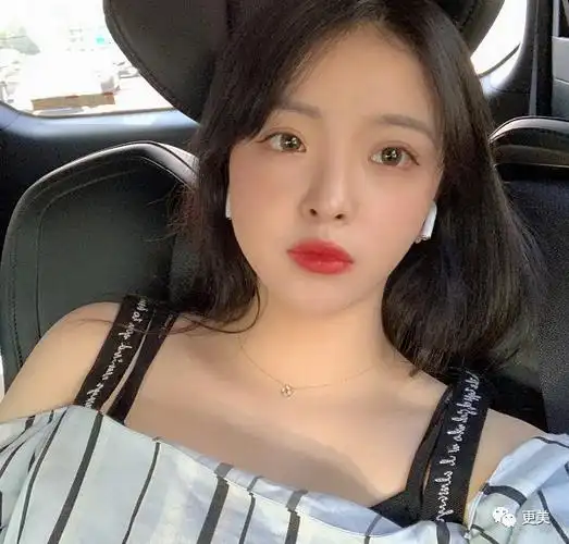 身家50亿千金直播翻车,被质疑换脸却暴露真实颜值,她到底整没