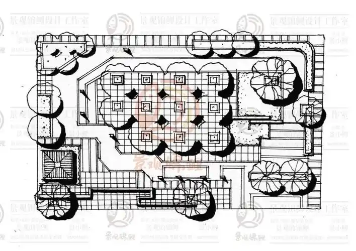 中间树阵广场为人群提供休闲洽谈的场地,南半部利用景墙,植物进行围合