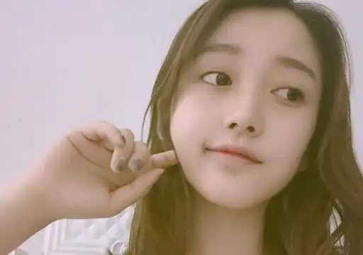 中央戏剧学院校花刘垚昕