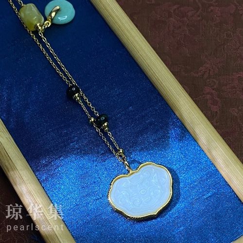 天然青海料白玉平安锁925银厚镀黄金天然缅甸翡翠毛衣链