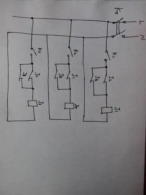 三个接触器只能两个同时工作怎么互锁