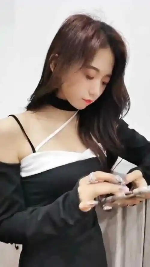 女大三抱金砖你介意女朋友比你大吗