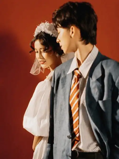 成都婚纱摄影80年代复古怀旧婚纱照