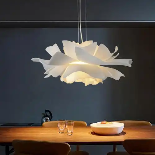 北欧创意奶茶店花瓣吊灯现代简约个性少女心灯饰ins风卧室装饰灯