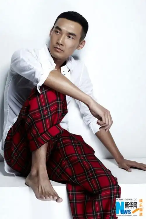 陈松伶老公张铎异域写真 草根情人变硬朗熟男(图)