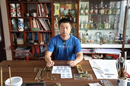 高手在民间磐石陈阳雕刻收藏齐发展平凡执着见情怀