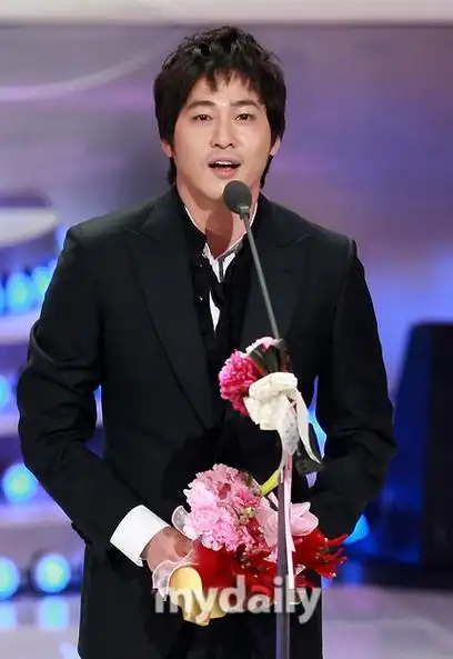 姜志焕成宥利获情侣奖金惠子大赢允儿洒泪图