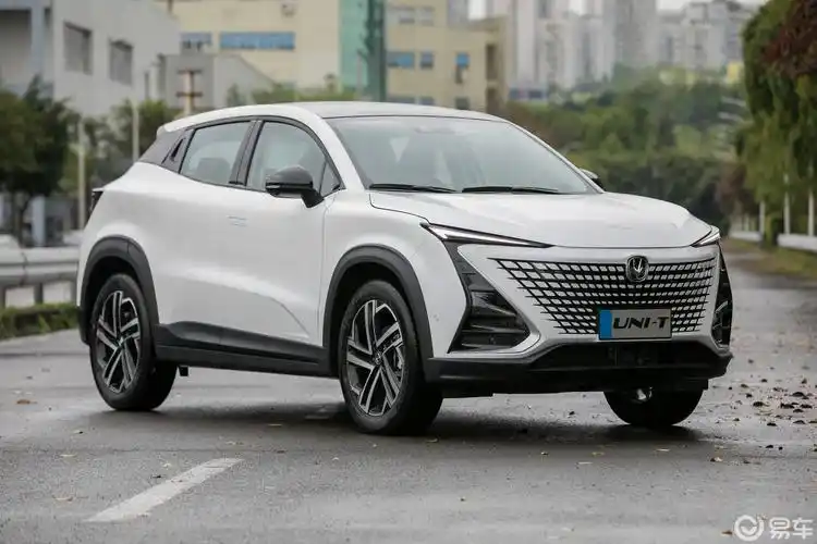 长安汽车  长安uni-t  2020款  2020款  1.5t 双离合 时尚版  1.