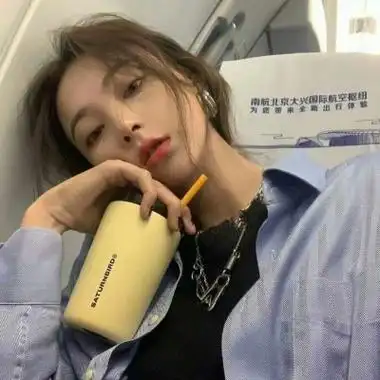 女生头像干净气质阳光,简约干净时尚真人女头