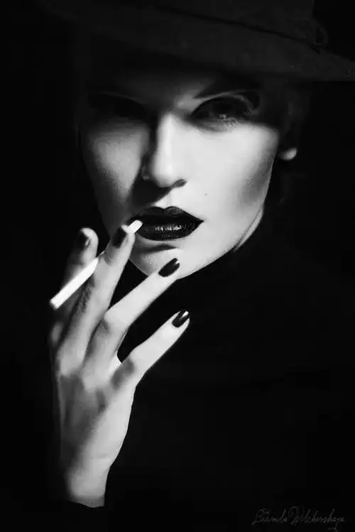 永恒的优雅经典时尚的女性黑白摄影作品每一幅都美得令人心醉