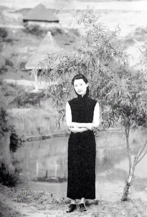 赵一荻,赵四小姐,又名一荻和绮霞,她终生苦恋少帅张学良,至今传为佳话