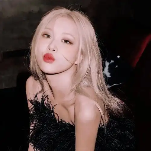 朴彩英蓝白渐变发色##朴彩英蓝白渐变双马尾造型