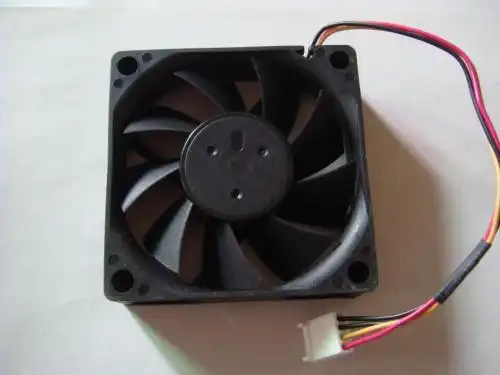 这是3pin还是4pin机箱风扇?