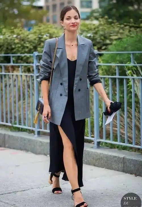 "西装 裙子"才是2021年春天最优雅的搭配,温柔好看又高级