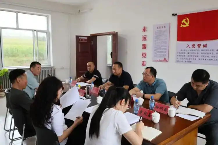 8月20日,赤峰市中级人民法院党组成员,副院长黄文忠一行到敖汉旗人民