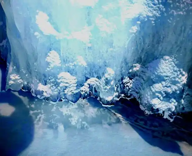 梦幻蓝色的冰雪世界一冬天的俄罗斯的贝加尔湖奥利洪岛上的风彩.