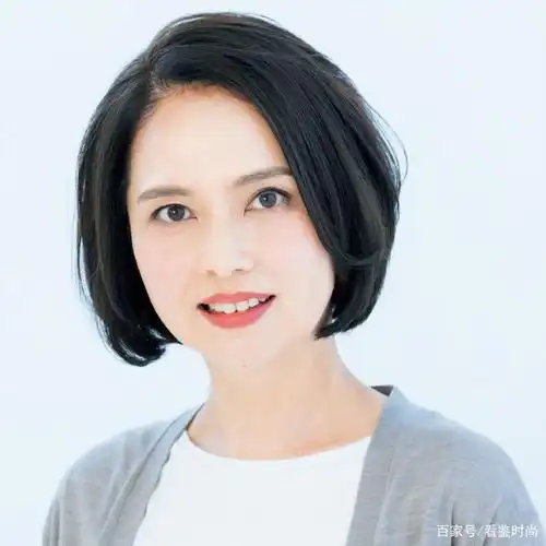 适合40-50岁女人的圆润波波头,漂亮短发,提升和改善你的气质