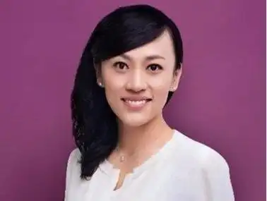 一位是滴滴的首席运营官 coo 柳青.